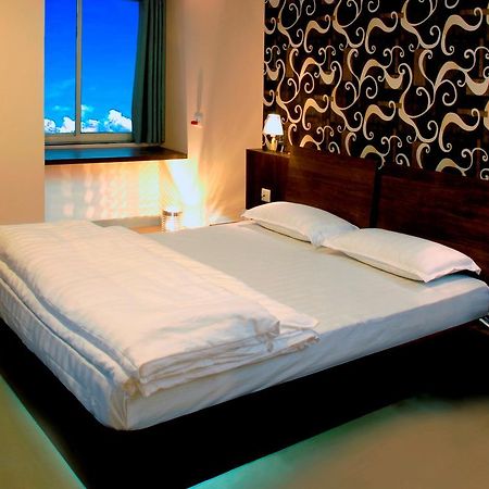 Hotel Tulsi Exotic Bhopal Esterno foto