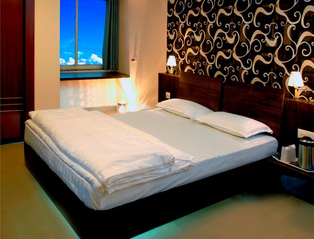 Hotel Tulsi Exotic Bhopal Esterno foto
