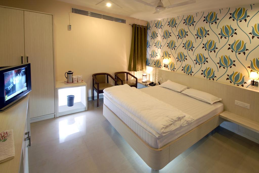 Hotel Tulsi Exotic Bhopal Esterno foto